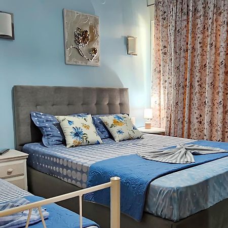 Hara Apartment In Front Of The Beach Paralía Екстериор снимка