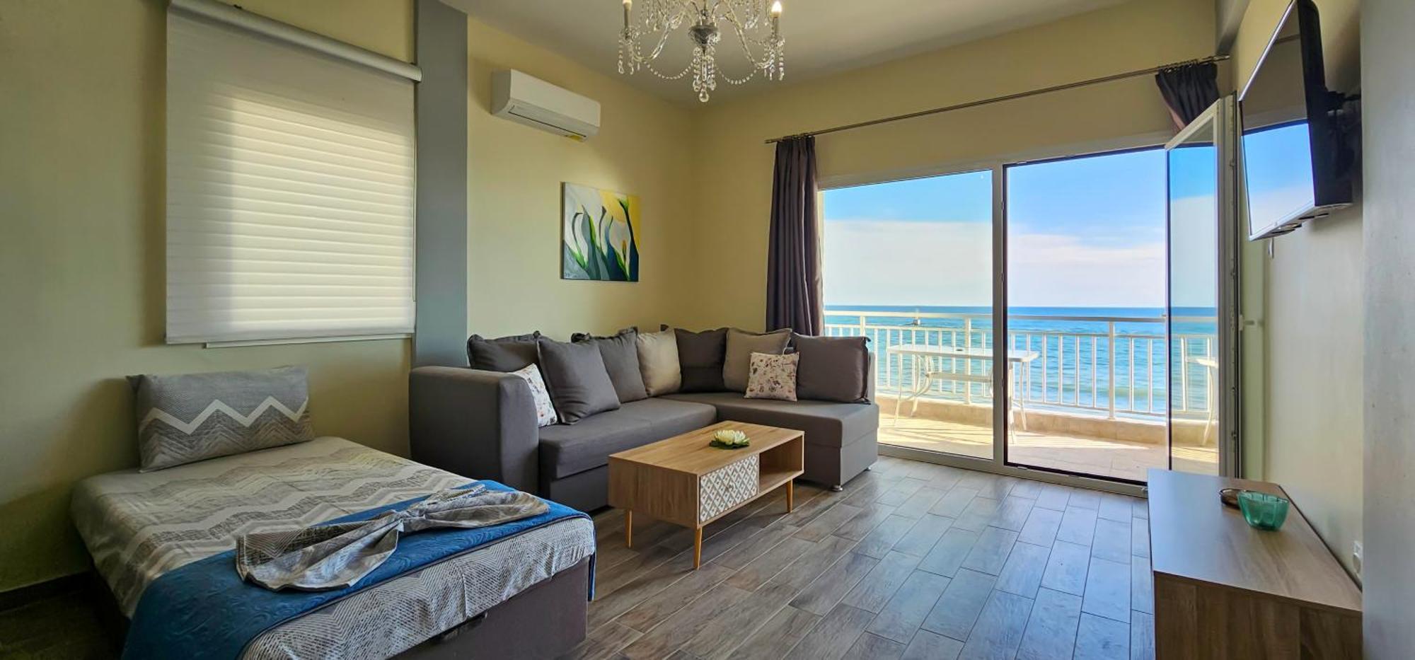 Hara Apartment In Front Of The Beach Paralía Екстериор снимка